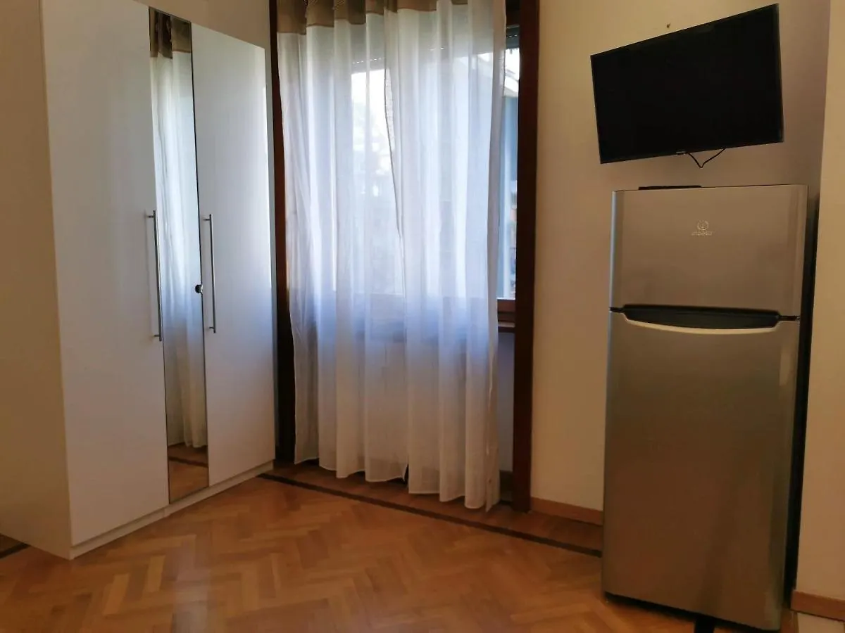 Pergolesi Apartments Milan