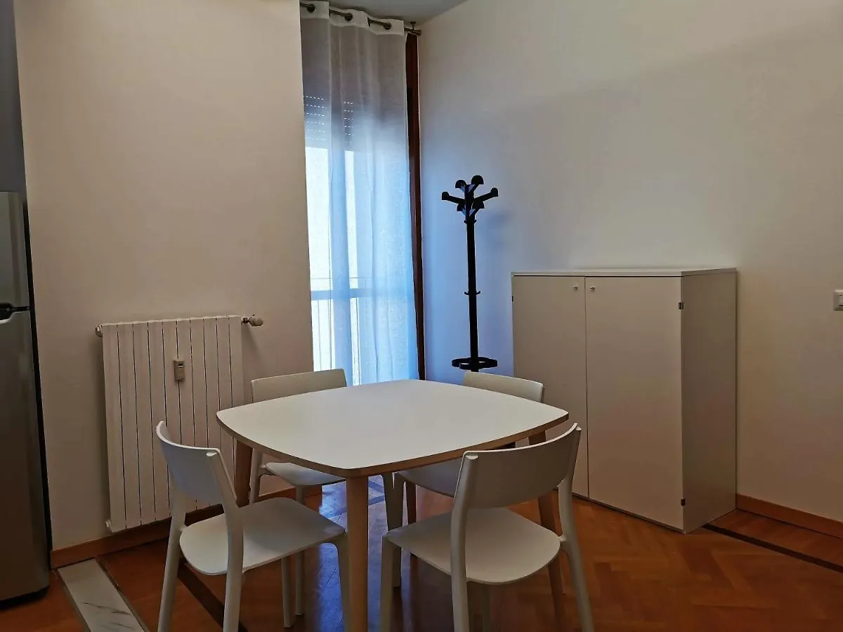 Pergolesi Apartments Milan