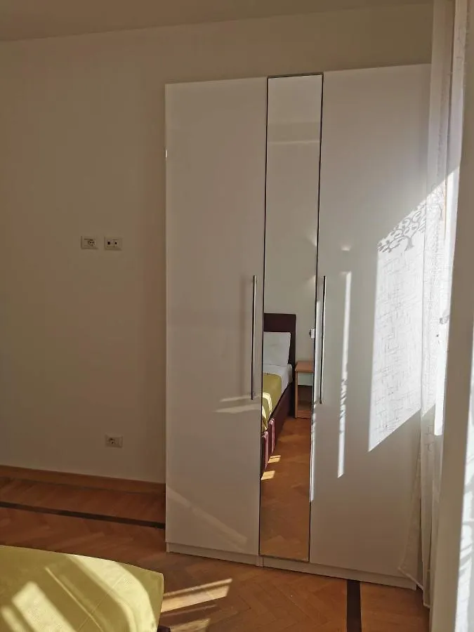 Pergolesi Apartments Milan