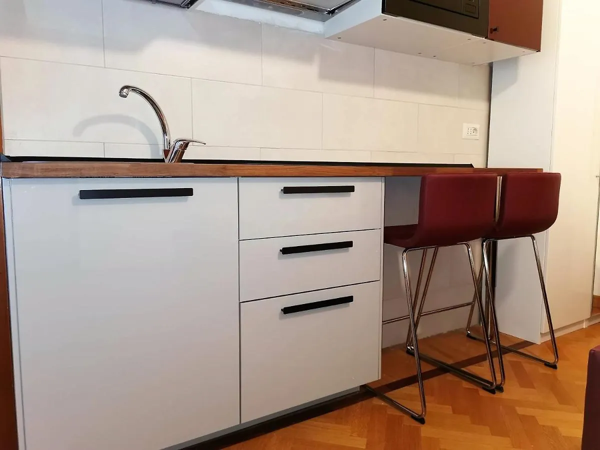 Pergolesi Apartments Milan 0*,