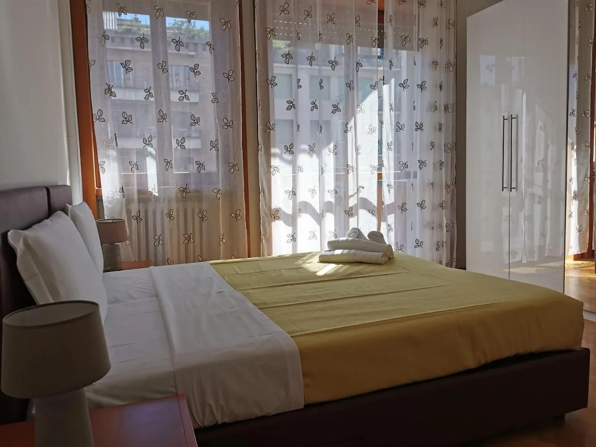 Pergolesi Apartments Milan