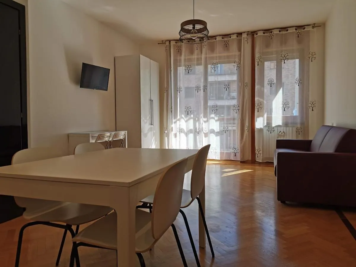 Pergolesi Apartments Milan